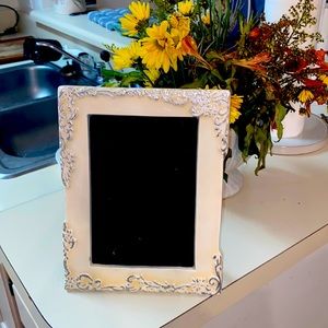 ANTHROPOLOGIE 7” x 5” picture frame